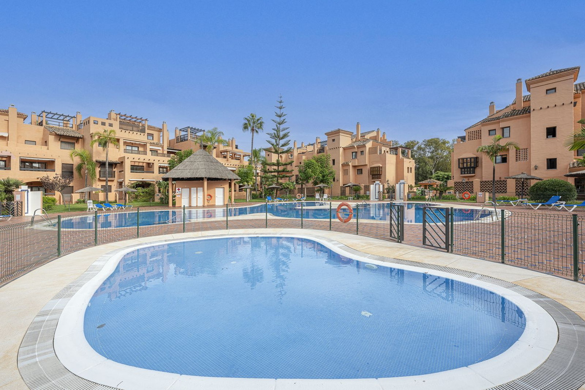 Nueva Milla de Oro, Estepona